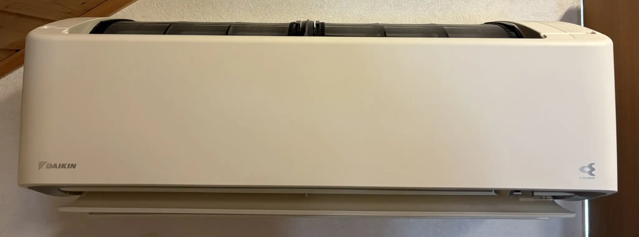 壁掛けエアコン(お掃除機能付き)